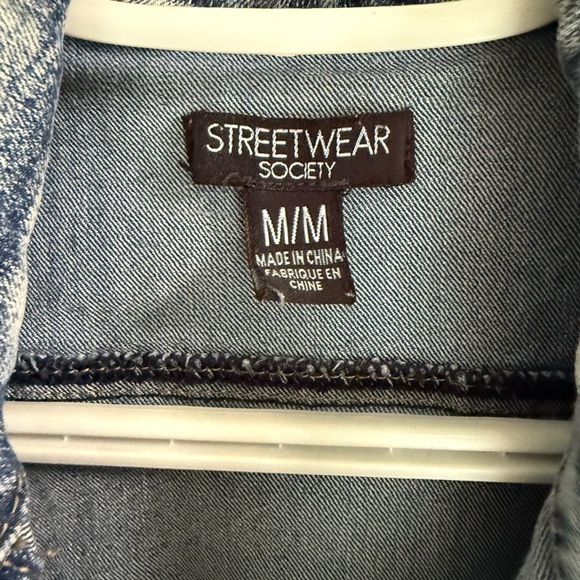 Women's Cropped Blue Denim Vest - Picture 2 of 4